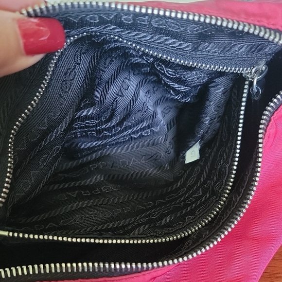 Prada Red and Orange Shoulder Bag with Vibrant Design - Picture 10 of 15